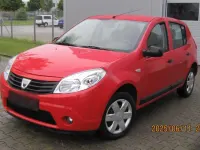 Gebraucht Dacia Sandero 75 PS (55 kW) 2010 Rot Limousine