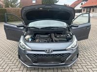 Gebraucht Hyundai i20 101 PS (74 kW) 2020 Grau Kleinwagen