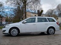 Gebraucht Opel Astra Selection 116 PS (85 kW) 2011 Weiß Limousine