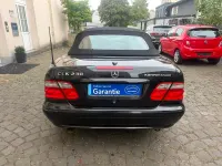 Gebraucht Mercedes CLK230 Elegance 197 PS (144 kW) 2002 Schwarz Cabrio