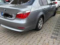 Gebraucht BMW 523 177 PS (130 kW) 2005 Silber Limousine
