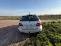 Gebraucht Mercedes B180 109 PS (80 kW) 2010 Silber Van / Kleinbus