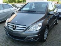 Gebraucht Mercedes B200 136 PS (100 kW) 2011 Grau Van / Kleinbus