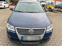 Second-hand VW Passat 140 CP (102 kW) 2006 Albastru Berlinǎ