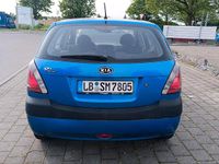 Gebraucht Kia Rio 97 PS (71 kW) 2009 Blau Limousine