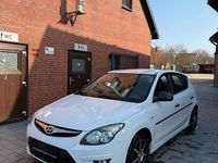 Gebraucht Hyundai i30 90 PS (66 kW) 2010 Weiß Limousine