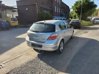 Używany Opel Astra 105 KM (77 kW) 2005 Srebrny Sedan/Limuzyna