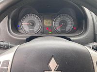 Gebraucht Mitsubishi Colt 95 PS (69 kW) 2011 Rot Kleinwagen