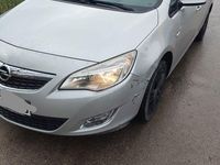 Gebraucht Opel Astra 140 PS (102 kW) 2011 Silber Kombi