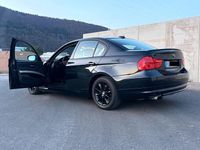 Gebraucht BMW 320 170 PS (125 kW) 2009 Schwarz Limousine