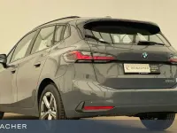 Gebraucht BMW 220 150 PS (110 kW) 2025 Sparkling kupfergrau metallic Van / Kleinbus