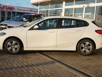 Gebraucht BMW 118 Advantage 136 PS (100 kW) 2022 Alpinweiss Kleinwagen