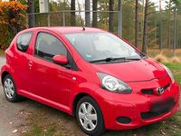 Gebraucht Toyota Aygo 68 PS (50 kW) 2010 Rot Kleinwagen
