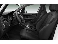 Gebraucht BMW 220 Active Tourer Sport Line 192 PS (141 kW) 2018 Weiß Van / Kleinbus