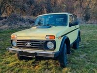 Gebraucht Lada niva 83 PS (61 kW) 2012 Gelb SUV