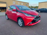 Gebraucht Toyota Aygo X-play 69 PS (50 kW) 2014 Rot Kleinwagen