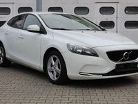 Gebraucht Volvo V40 Kinetic 120 PS (88 kW) 2016 Ice white Kombi