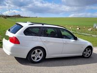 Gebraucht BMW 320 170 PS (125 kW) 2011 Weiß Kombi