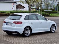 gebraucht Audi A3 Sportback 1.6 TDI Attraction *LED*NAVI*AHK*