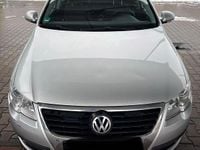 Second-hand VW Passat 140 CP (102 kW) 2008 Argintiu Berlinǎ