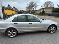 Gebraucht Mercedes C180 129 PS (94 kW) 2001 Grau Limousine