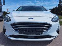 Gebraucht Ford Focus Cool & Connect 120 PS (88 kW) 2020 Weiß Kombi