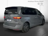 Gebraucht VW Multivan 150 PS (110 kW) 2024 Grau Van / Kleinbus