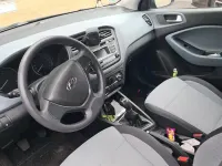 Gebraucht Hyundai i20 75 PS (55 kW) 2016 Schwarz Kleinwagen