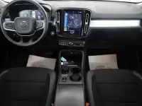 Gebraucht Volvo XC40 Momentum 150 PS (110 kW) 2020 Onyx black / metallic (metallic) SUV