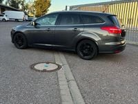 Gebraucht Ford Focus Titanium 125 PS (91 kW) 2015 Grau Kombi