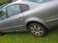 Gebraucht VW Passat 131 PS (96 kW) 2002 Grau Limousine