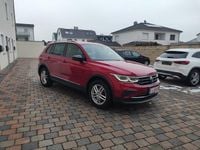 Gebraucht VW Tiguan Active 150 PS (110 kW) 2023 Rot SUV