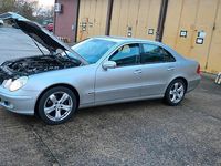 Second-hand Mercedes E270 190 CP (139 kW) 2002 Argintiu Berlinǎ