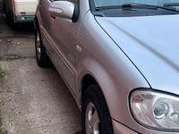 Gebraucht Mercedes ML270 163 PS (119 kW) 2001 Silber SUV