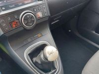 Gebraucht Toyota Verso Edition-S 111 PS (81 kW) 2017 Silber Van / Kleinbus