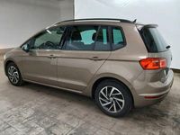 Gebraucht VW Golf VII Sound 110 PS (80 kW) 2017 Gold Limousine