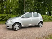 Gebraucht Toyota Yaris 65 PS (47 kW) 2005 Silber Kleinwagen
