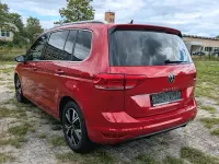 Gebraucht VW Touran Highline 150 PS (110 kW) 2023 Rot Van / Kleinbus