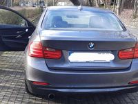 Gebraucht BMW 320 184 PS (135 kW) 2012 Grau Limousine
