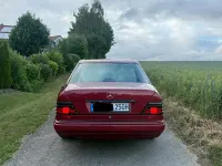 Gebraucht Mercedes E250 150 PS (110 kW) 1993 Rot Limousine