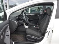 Gebraucht Hyundai i30 Classic 101 PS (74 kW) 2015 Weiß Limousine