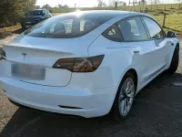 Gebraucht Tesla Model 3 Standard Range 239 kW (325 PS) 2022 Weiß Limousine