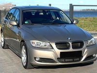 Gebraucht BMW 320 177 PS (130 kW) 2010 Gold Limousine
