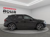 Gebraucht VW Touareg R-line 286 PS (210 kW) 2025 Grenadillschwarz metallic SUV