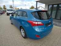 Gebraucht Hyundai i30 Trend 110 PS (80 kW) 2012 Blau Kombi