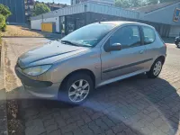 Gebraucht Peugeot 206 60 PS (44 kW) 2001 Silber Limousine