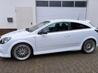 Gebraucht Opel Astra Edition 280 PS (205 kW) 2008 Weiß Coupé
