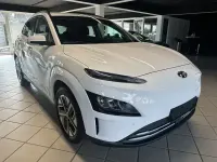 Gebraucht Hyundai Kona Trend 100 kW (136 PS) 2023 Weiß SUV