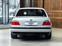 Gebraucht BMW 750 326 PS (239 kW) 1997 Silber Limousine