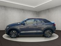 Gebraucht VW T-Roc Cabriolet Style 150 PS (110 kW) 2024 Rauchgrau metallic/schwarz Cabrio
